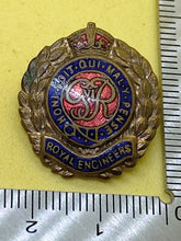 Load image into Gallery viewer, Original WW2 GVI Royal Engineers Enamel &amp; Gilt Metal Sweetheart Brooch
