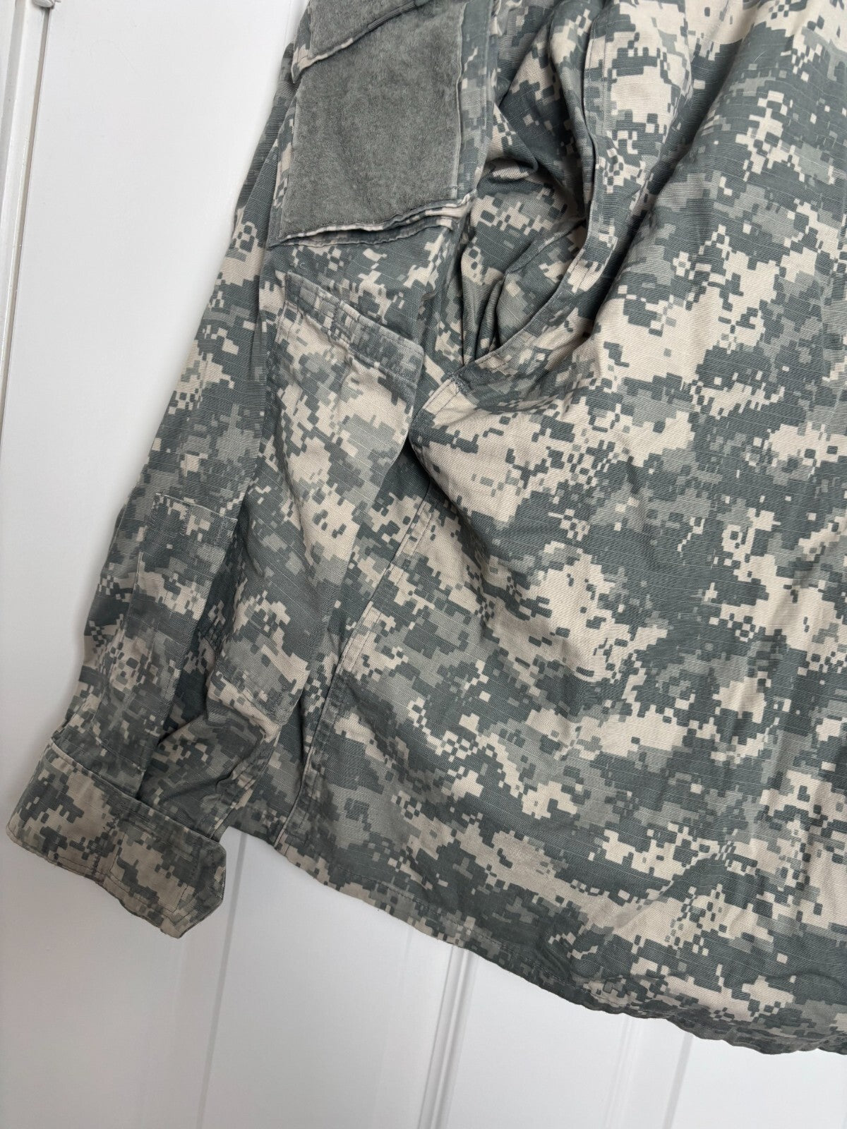 Surplus US Army ACU Combat Uniform Jacket -Size Small-Short - The Militaria Shop