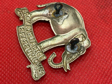 Lade das Bild in den Galerie-Viewer, Original WW1 British Army 19th POW Hussars Regiment Cap Badge
