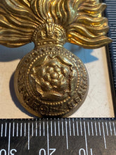 Load image into Gallery viewer, Original British Army WW1 / WW2 City of London Fusiliers Regiment Cap Badge
