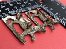 Charger l&#39;image dans la galerie, Original WW2 British Army Gordon Highlanders Collar Badges Pair
