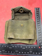 Charger l&#39;image dans la galerie, Original WW2 British Army 37 Pattern Canvas Pistol Ammo Pouch
