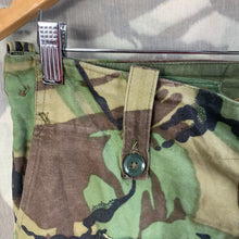 Charger l&#39;image dans la galerie, British Army DPM 1968 Pattern Camouflaged Combat Trousers - Size 3
