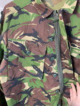 Charger l&#39;image dans la galerie, Genuine British Army DPM Lightweight Combat Jacket - Size 170/112
