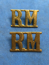 Charger l&#39;image dans la galerie, Original Pair WW1/WW2 Brass British Royal Navy Shoulder Title - RM Royal Marines
