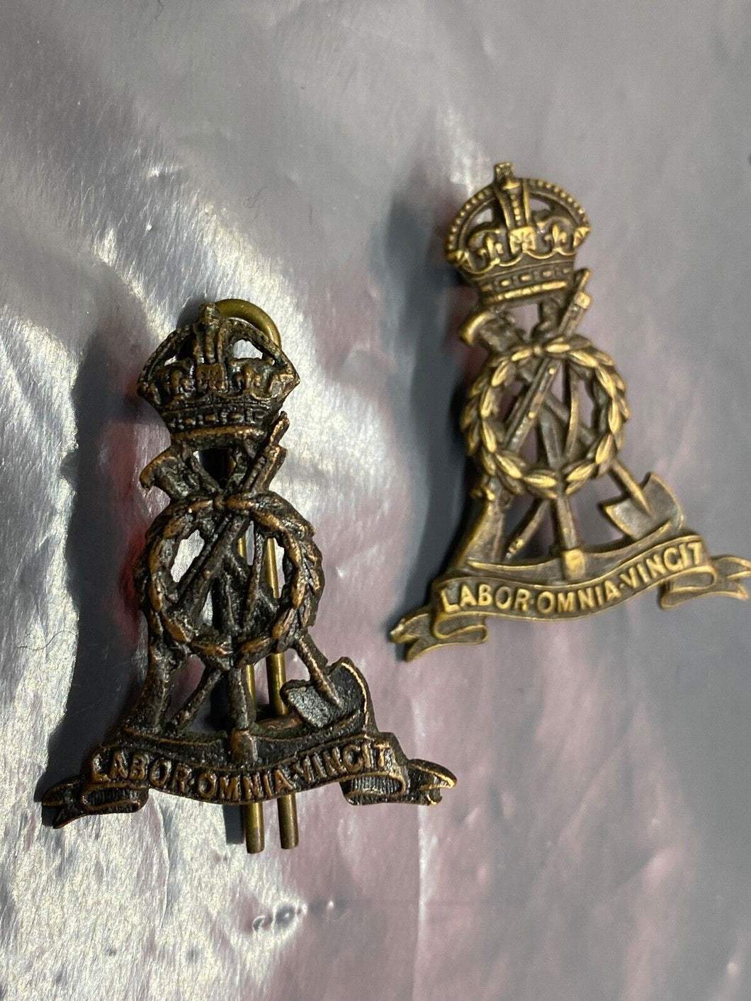 Original WW1 / WW2 British Army Labour Corps Collar Badges