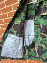 Load image into Gallery viewer, Genuine British Army DPM Camouflaged Combat Smock Jacket - Size 160/88
