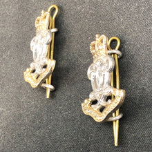 Lade das Bild in den Galerie-Viewer, Original British Collar Badge Pair - The Queen&#39;s Own Hussars - The Militaria Shop
