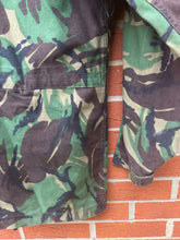 Charger l&#39;image dans la galerie, Genuine British Army DPM Camouflaged Combat Jacket - Size 180/96
