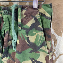 Lade das Bild in den Galerie-Viewer, Original British Army Jungle DPM Camouflaged Combat Trousers - 75/76/92
