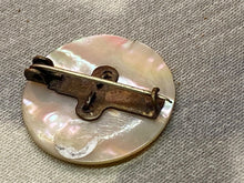 Charger l&#39;image dans la galerie, Original British Army - Tenth London Hackney Sweetheart Brooch - Mother of Pearl

