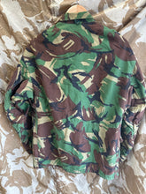 Charger l&#39;image dans la galerie, Genuine British Army 1968 Pattern DPM Combat Smock - Size 1 - 40&quot; Chest
