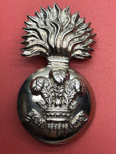 Charger l&#39;image dans la galerie, British Army WW1 Welsh Fusiliers Cap Badge
