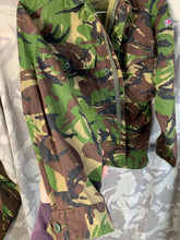 Charger l&#39;image dans la galerie, Genuine British Army DPM Lightweight Combat Jacket - Size 170/88
