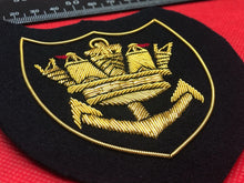 Lade das Bild in den Galerie-Viewer, British Navy Bullion Embroidered Blazer Badge - Merchant Navy
