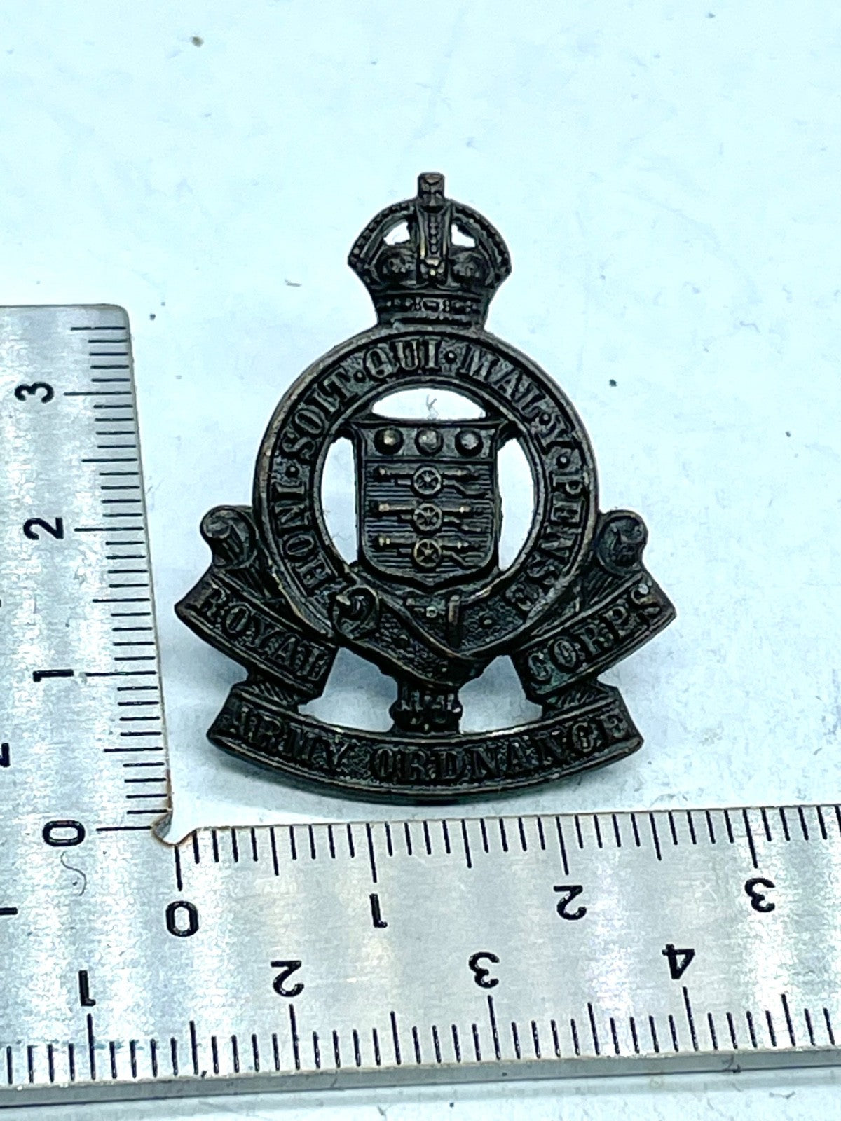 Original British Army WW1 / WW2 Royal Ordnance Corps Officer's Bronze Cap Badge - The Militaria Shop