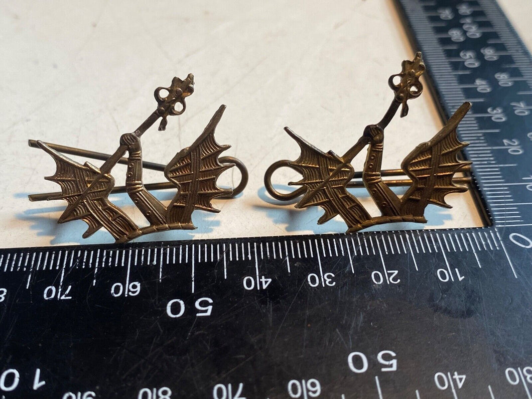 Original WW1 / WW2 British Army Honourable Artillery Company Cap / Collar Badges