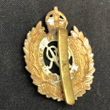 Load image into Gallery viewer, Original WW2 British Army Cap Badge - Royal Engineers - RE - The Militaria Shop
