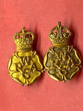 Load image into Gallery viewer, Original British Army Women&#39;s Royal Army Corps Gilt Collar Badges
