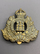 Load image into Gallery viewer, Original WW2 British Army The Suffolk Regiment Cap Badge
