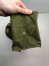 Charger l&#39;image dans la galerie, Original WW2 British Army Assault Lightwieght Gas Mask Bag
