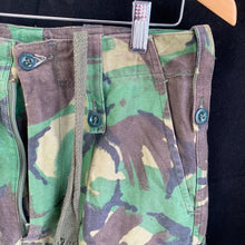 Lade das Bild in den Galerie-Viewer, Genuine British Army DPM Camouflaged Combat Trousers Temperate - Size 80/80/96
