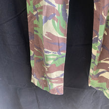 Charger l&#39;image dans la galerie, Genuine British Army DPM Camouflaged Combat Trousers Lightweight - Size 72/80/96
