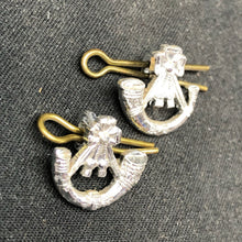 Charger l&#39;image dans la galerie, Original British Collar Badge Pair - Light Infantry - The Militaria Shop
