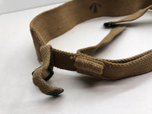 Charger l&#39;image dans la galerie, Original WW2 British Army 37 Pattern Radio Shoulder Strap
