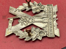 Load image into Gallery viewer, Original WW1 / WW2 British Army Tyneside Scottish Cap Badge
