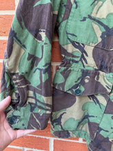 Load image into Gallery viewer, Original British Army 1968 Pattern Combat Smock Jacket - 34&quot; Chest - Unusual
