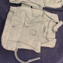 Charger l&#39;image dans la galerie, Genuine British Army 58 Pattern Webbing Kidney Pouch Set - Good Condition
