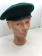 Lade das Bild in den Galerie-Viewer, Original Regiments-Barettmütze der britischen Armee, Royal Marine Commando Navy, Größe 57 cm 
