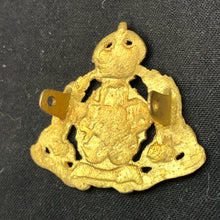 Load image into Gallery viewer, Original WW2 British Army Cap Badge - Derbyshire Yeomanry - The Militaria Shop
