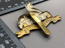 Lade das Bild in den Galerie-Viewer, Original British Army WW2 Lincolnshire Regiment Cap Badge
