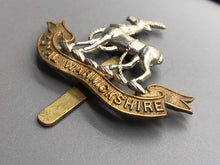 Load image into Gallery viewer, Original WW1 British Army Cap Badge - Royal Warwickshire
