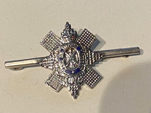 Load image into Gallery viewer, Original WW1 / WW2 British Army - Black Watch Regiment Sweetheart Brooch
