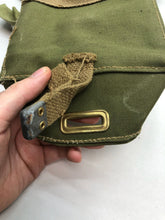 Lade das Bild in den Galerie-Viewer, Original WW2 British Army Assault Lightwieght Gas Mask Bag
