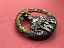 Load image into Gallery viewer, Original WW1 British Army Cap Badge - South Wales Borderers
