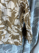 Charger l&#39;image dans la galerie, Genuine British Army Desert DPM Camouflaged Tropical Combat Jacket - 160/96
