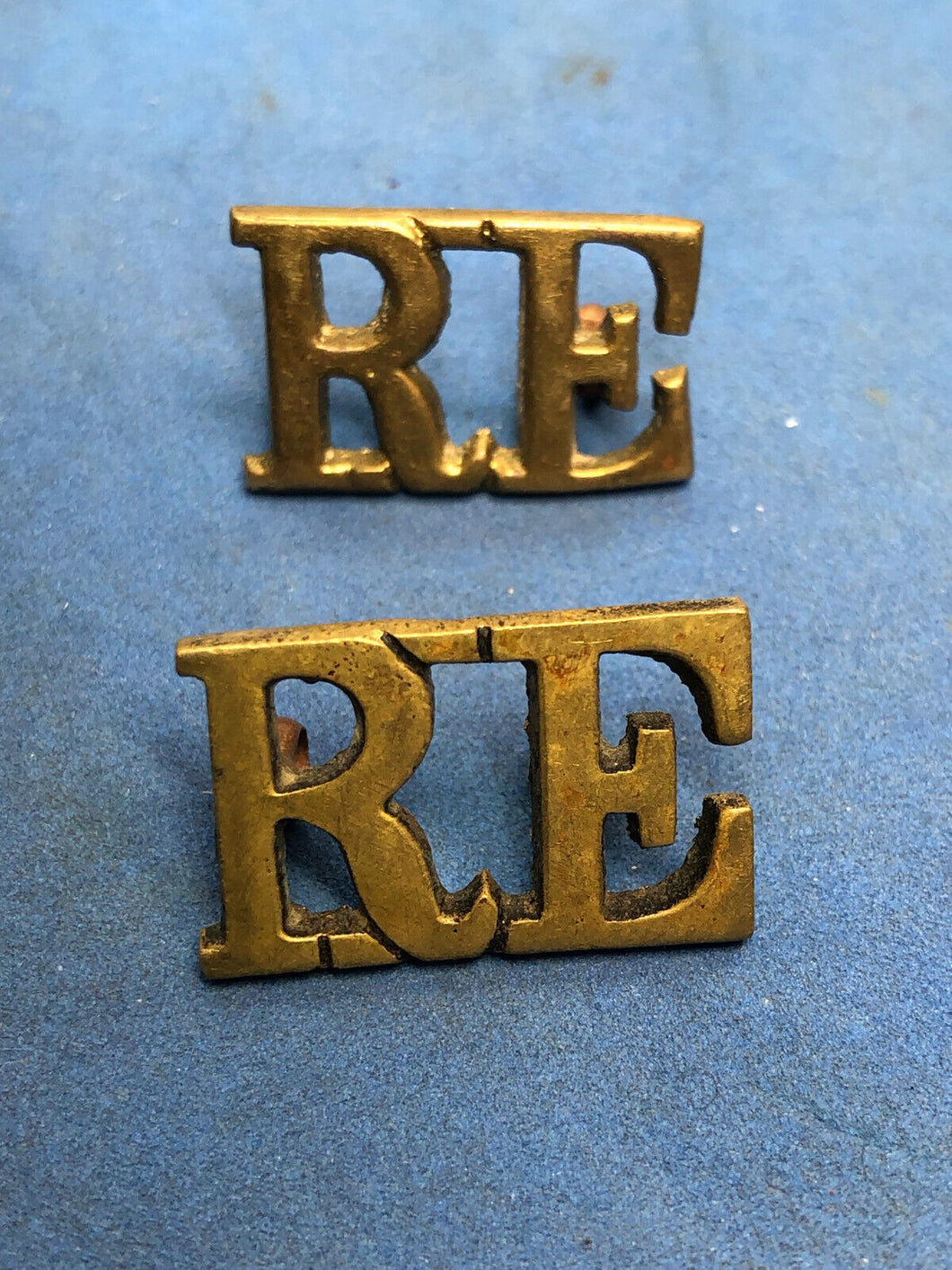 Original Pair of WW1/WW2 Brass British Army Shoulder Title - RE Royal Engineers