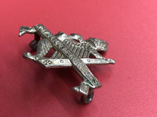 Lade das Bild in den Galerie-Viewer, Original WW1 British Army Cap Badge - Royal Ulster Rifles - Kings Crown
