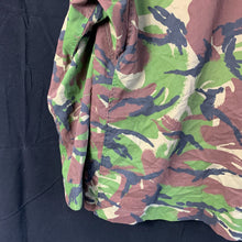 Lade das Bild in den Galerie-Viewer, Originale DPM-Woodland-Jacke im Camouflage-Muster der britischen Armee – 170/96
