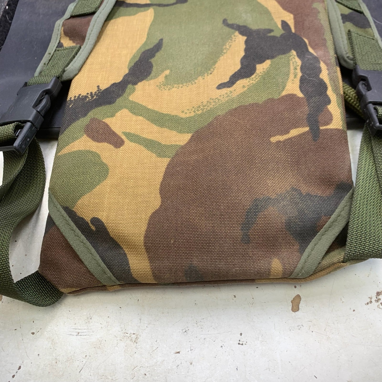 Genuine British Army DPM Camouflaged Individual Hydration System - The Militaria Shop