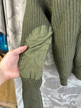 Load image into Gallery viewer, Genuine British Army Man&#39;s Heavy Jersey Olive Drab Pull Over - Size 36&quot; Chest
