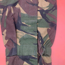 Lade das Bild in den Galerie-Viewer, Genuine British Army Surplus DPM Camouflaged Gaiters - Size Standard
