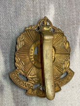 Load image into Gallery viewer, Original WW1 British ArmyTenth London Hackney Regiment Cap Badge
