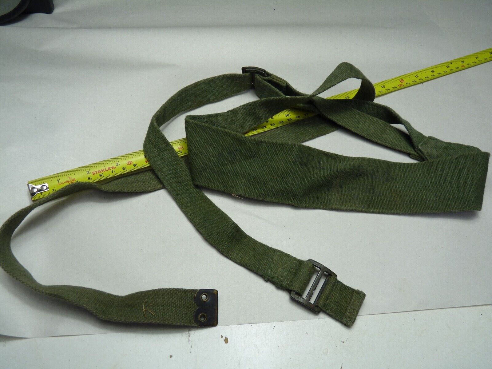 Original WW2 British Army 44 Pattern Shoulder / Extended Equipment Strap - 1945 - The Militaria Shop
