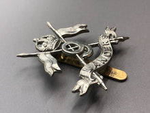 Lade das Bild in den Galerie-Viewer, Original WW1 British Army 9th Queen’s Royal Lancers Cap Badge
