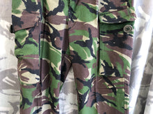 Charger l&#39;image dans la galerie, Size 75/72/88 - Vintage British Army DPM Lightweight Combat Trousers
